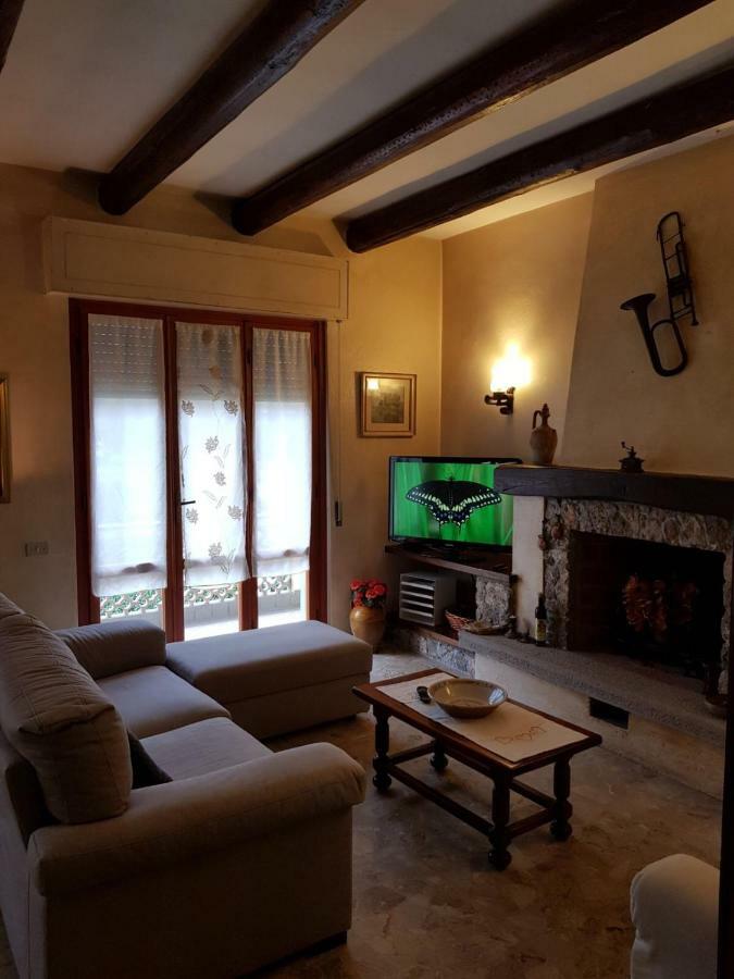 Villa Lorenzo Primo Piano Camaiore Exteriör bild